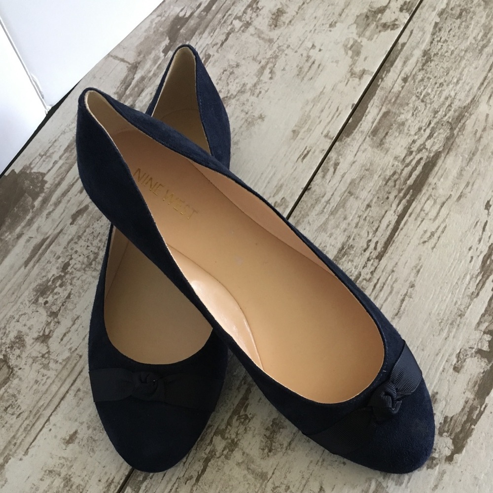 Perfect Navy flat with black ribbon detail